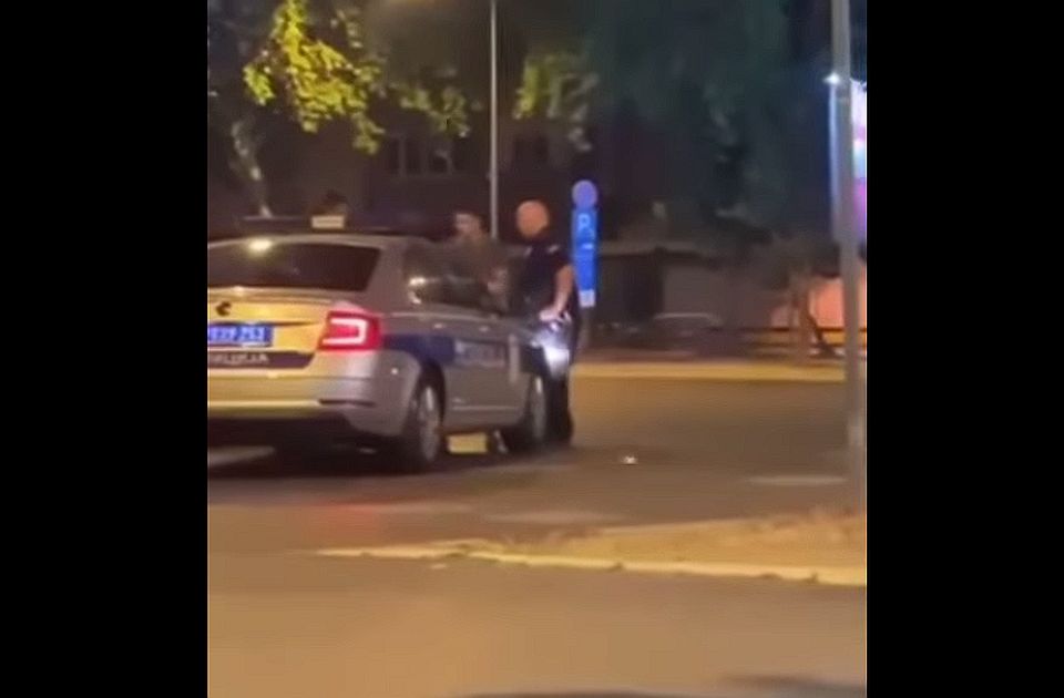 VIDEO Snimak novosadskih policajaca i bicikliste privukao veliku pažnju: Zašto je priveden?