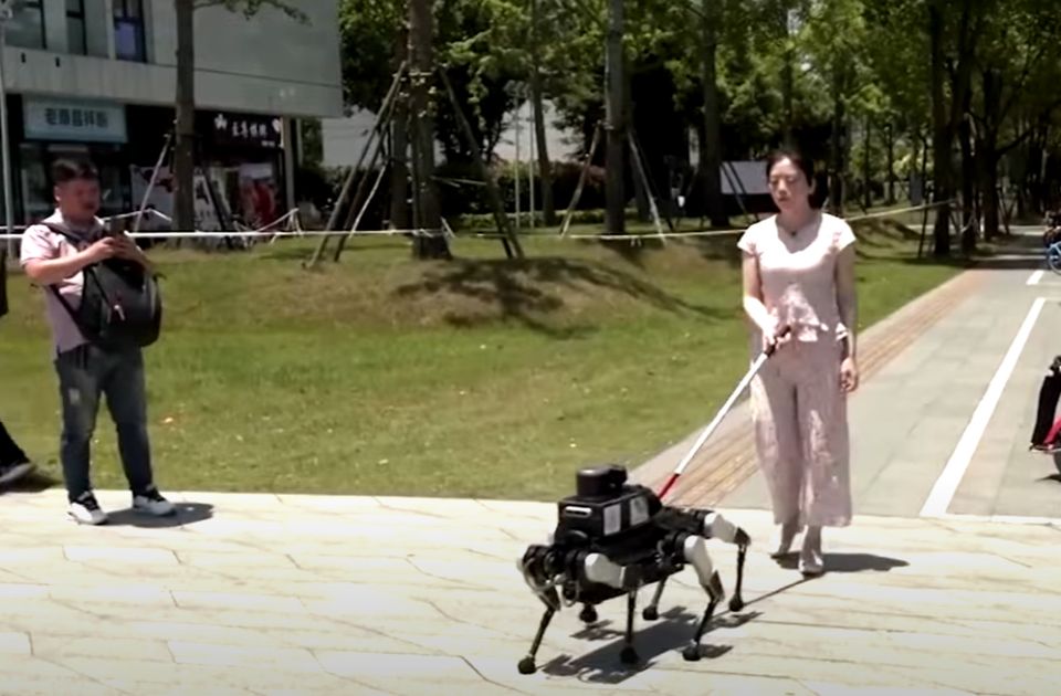 VIDEO: Kinezi napravili robotskog psa vodiča koji bi mogao da pomogne slabovidim osobama