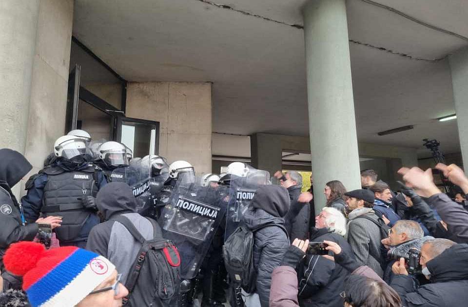 Objavljeno kako će izgledati sutrašnji protest ispred Skupštine Novog Sada