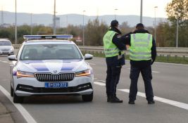 Popio, pa išao 170 gde je dozvoljeno 80 - u autu žena i troje dece