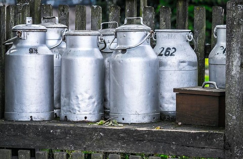 Kolone francuskih farmera krenule ka Parizu: Protest zbog nelojalne konkurencije