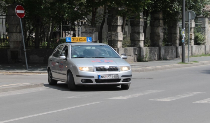 Polaganje vozačkog ispita u novosadskim auto-školama dogodine oko sto hiljada dinara