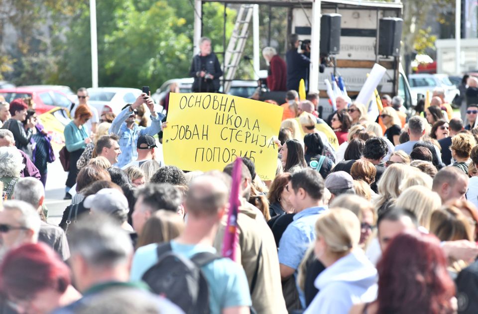 Arhiv javnih skupova: Najveći protest prosvetnih radnika u Srbiji, učestvovalo ih je oko 6.200