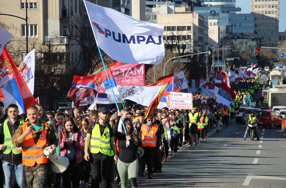 UŽIVO: Novosadski studenti krenuli peške u Beograd