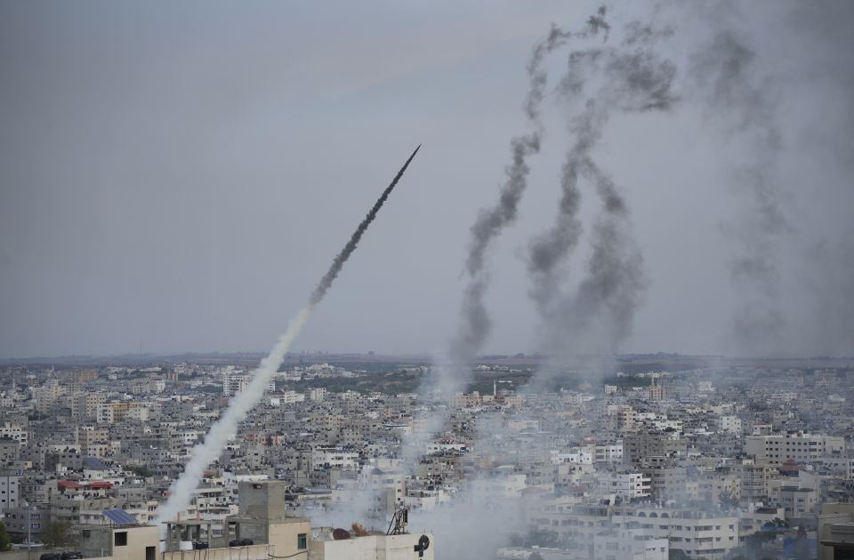 Izraelske snage pojačale napade u Pojasu Gaze: Do ranjenih se ne može doći zbog bombardovanja 