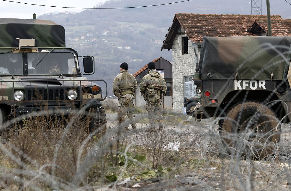 Kurti: Na barikadama naoružani bradati ljudi koji imitiraju Dražu, ako ih Kfor ne ukloni - mi ćemo 