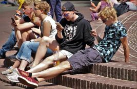 Kipar će zabraniti mobilne telefone u školama