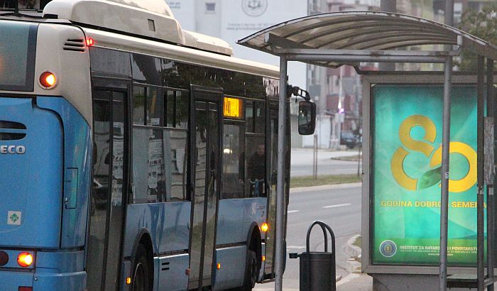 Žena povređena pri ulasku u autobus na Limanu