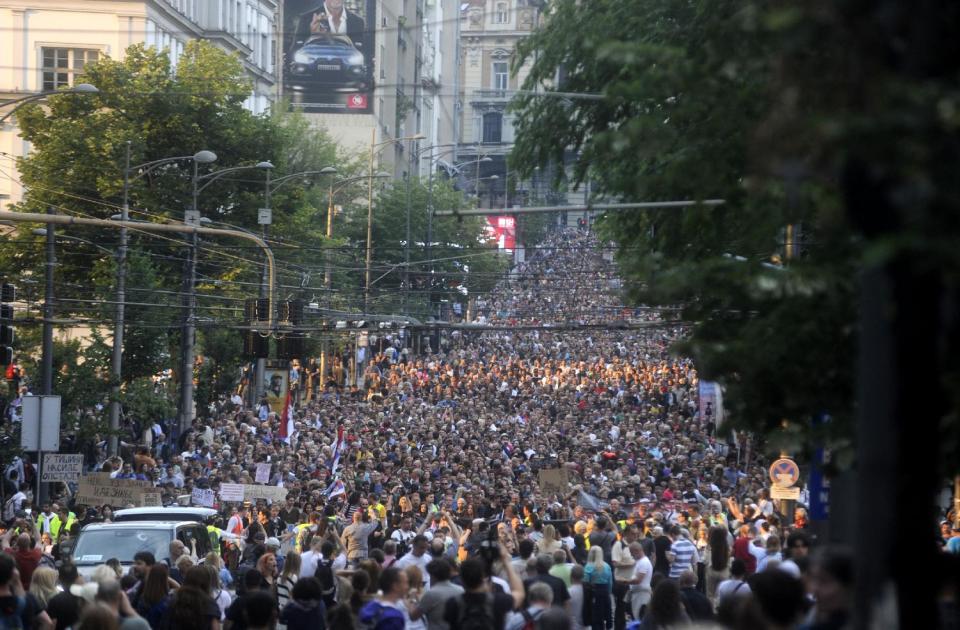 VIDEO: Završen protest u Beogradu, saobraćaj bio blokiran na Mostarskoj petlji