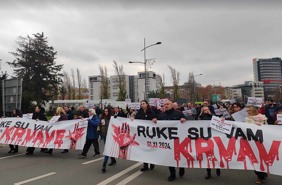 FOTO, VIDEO: Novi Sad ponovo stao na 15 minuta