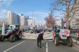 UŽIVO VIDEO Drugi dan blokade Mosta slobode: Fruštukovanje, Mentalno razgibavanje i čišćenje