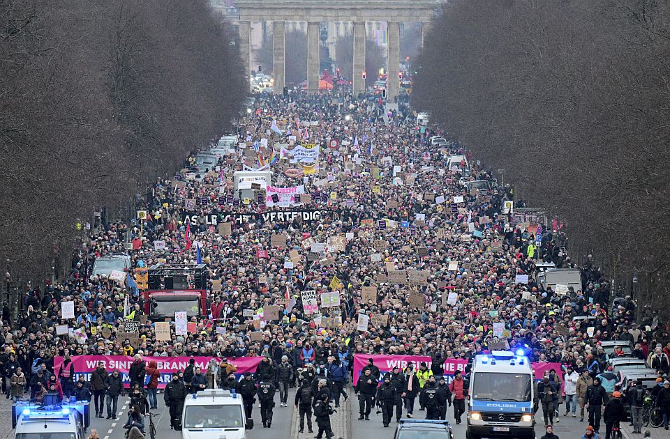 U Berlinu 160.000 ljudi na protestu protiv ekstremne desnice