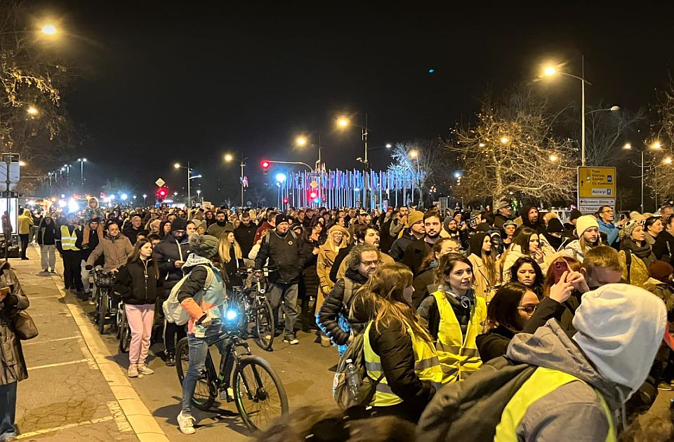 FOTO, VIDEO: Završena blokada Mosta slobode - kraj protesta u Novom Sadu