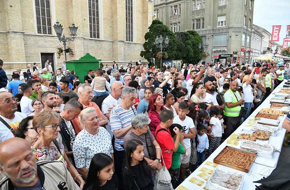 "Ulica otvorenog srca - Bajramska sofra" održana u centru Novog Sada