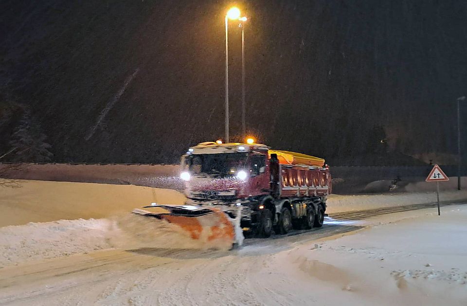 Oko 500 građana u prihvatilištima zbog zatvorenih puteva prema Dalmaciji i obrnuto