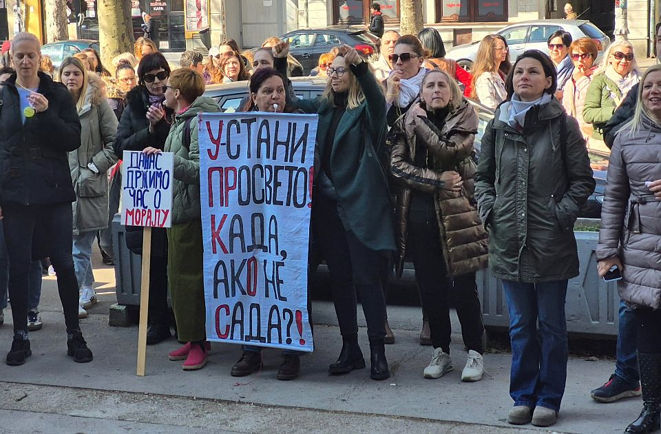 VIDEO Skup ispred OŠ "Branko Radičević": "Nemojmo podržati njihove obmane i njihovo bezakonje"