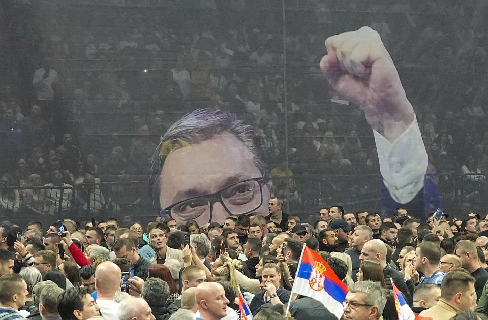 "Vučić uz svaki zalogaj i udisaj": Šta stoji iza njegovih 300 obraćanja javnosti za samo godinu dana