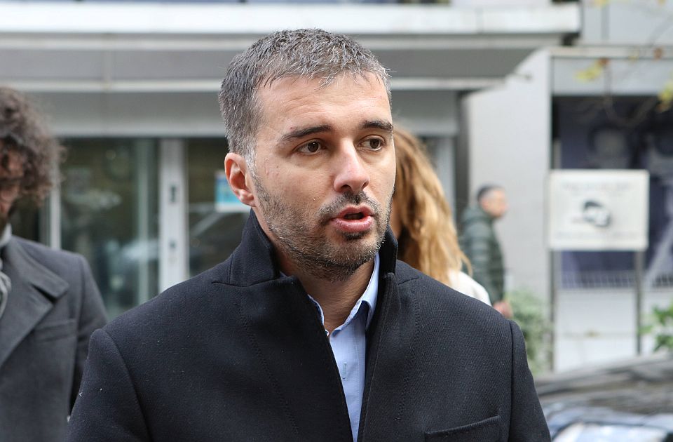 Manojlović: Vlast je u nokdaunu i nema odgovor na pobunu, izbori bi bili izdaja studenata