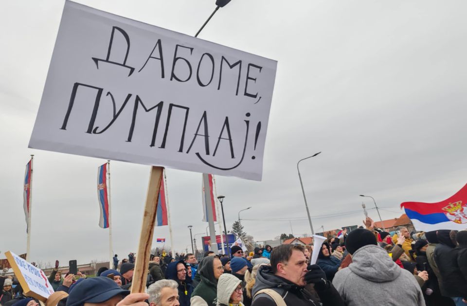 Protesti širom Srbije: Tišina za stradale u Novom Sadu, Sremci solidarno u Mitrovici