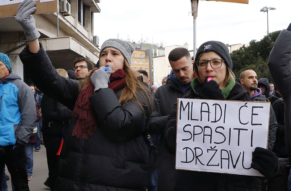 Srednjoškolski protest "U sredu za poljoprivredu": Šetnja do Poljoprivredne škole u Futogu