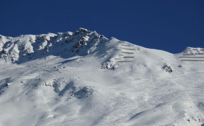 Tri skijaša poginula u švajcarskim Alpima