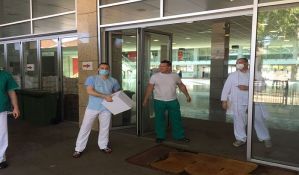 Novosadski privrednici obezbedili pakete hrane za zaposlene u Kliničkom centru Vojvodine