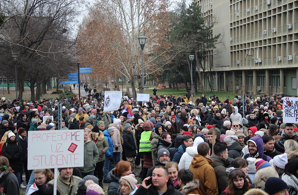 Skupovi podrške studentima u Parizu i Amsterdamu: "Prekardašian si, moja Slavice"