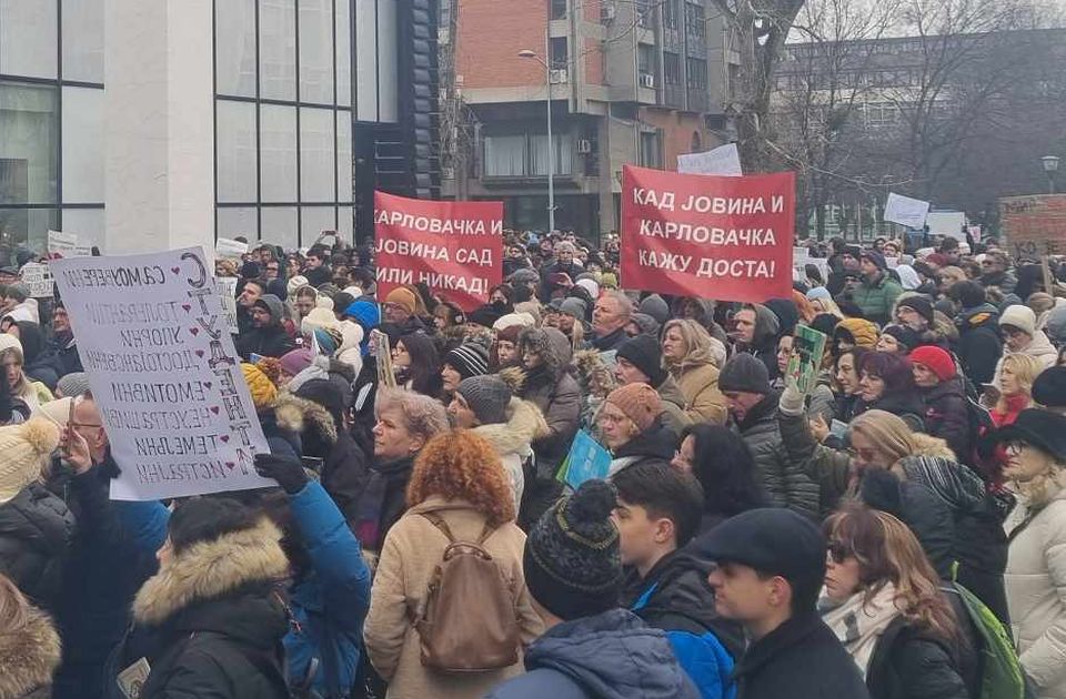 Sve više škola u Novom Sadu najavljuje štrajk u ponedeljak: Kad Jovina i Karlovačka kažu dosta