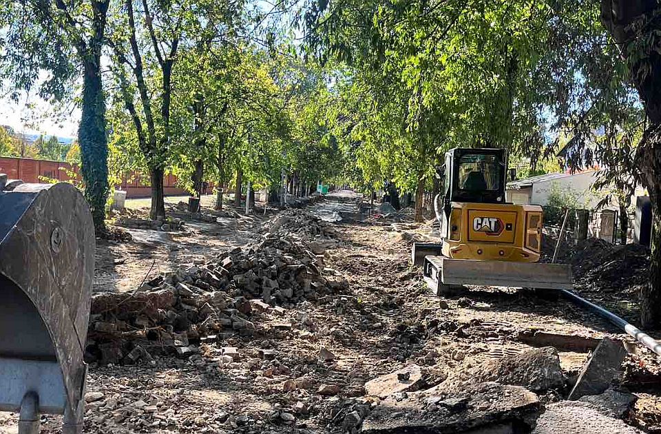 FOTO: Uprava demantuje građane - radovi u Vojvode Knićanina u skladu sa rokovima