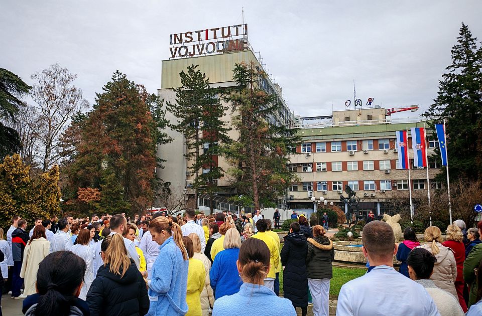 VIDEO: Zaposleni na institutima u Sremskoj Kamenici i KCV podržali studente 