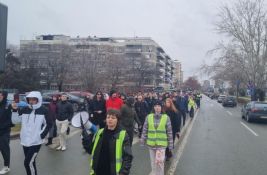 Muškarac uhapšen u Novom Sadu jer je tokom blokade poprskao mladića suzavcem