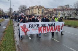 FOTO, VIDEO: Studenti krenuli ka Varadinskom mostu, Novi Sad ponovo zastaje