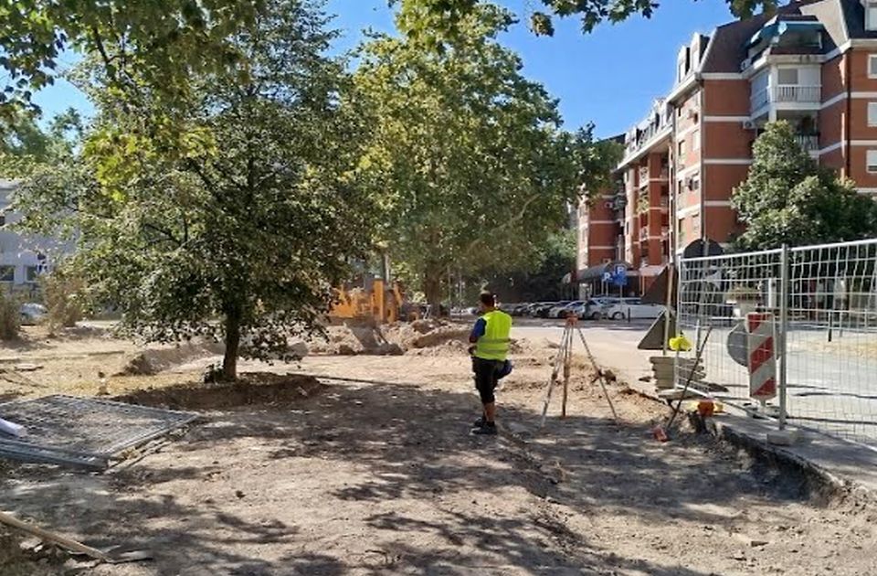 FOTO Počela izgradnja parkinga u dve ulice na Limanu: "Zelenilo će biti maksimalno zaštićeno"