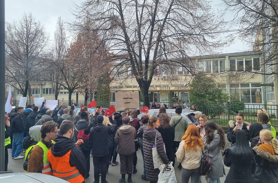 Skup podrške đacima i nastavnicima Saobraćajne škole u ponedeljak