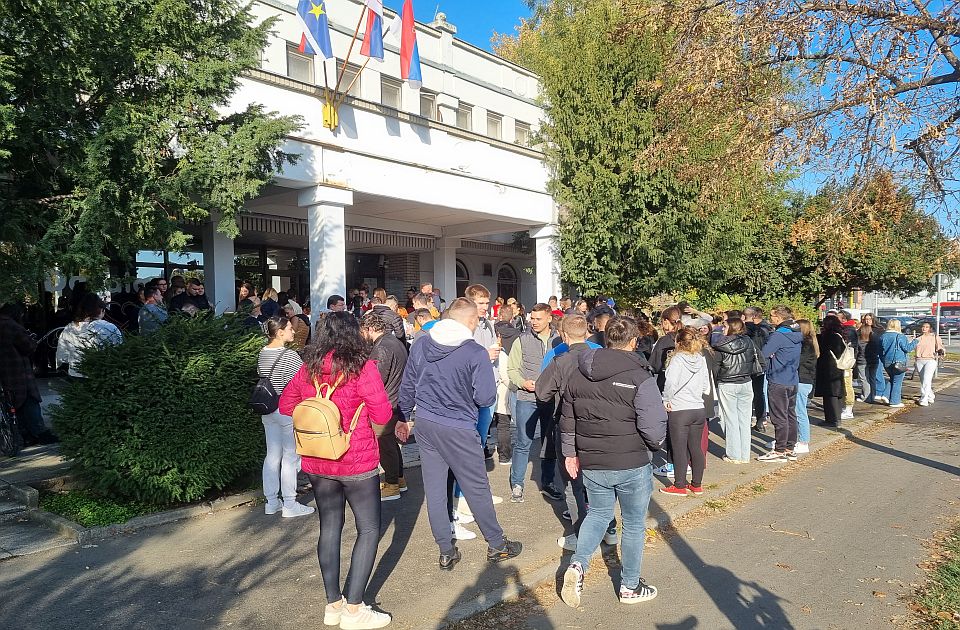 VIDEO Novosadsko pozitivna: Veliki broj građana daje krv - "podstakla me želja da pomognem"