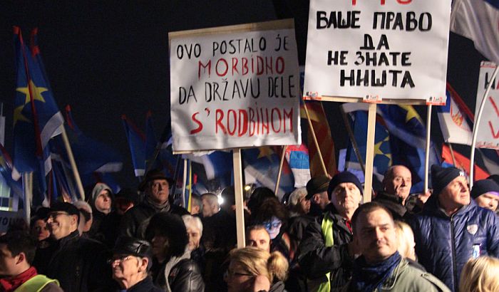 Umetnici i saradnici u kulturi podržali proteste: Branimo načela demokratije