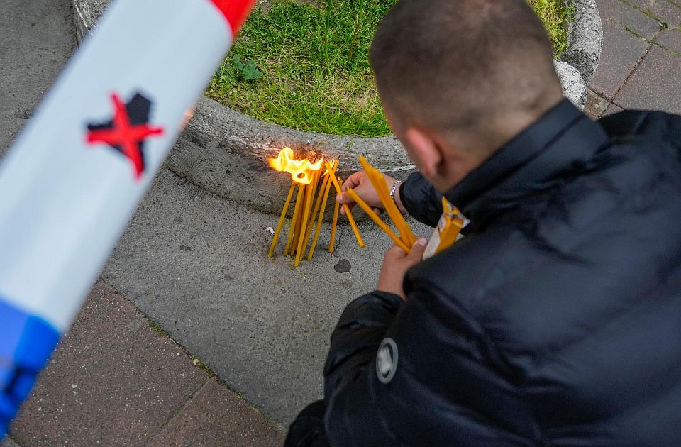 U Srbiji trodnevna žalost zbog žrtava oružanog napada u osnovnoj školi na Vračaru