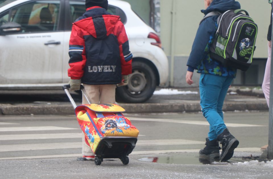 Vlada Srbije predložila: Svi đaci idu ranije na raspust