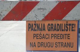 Dvojica Novosađana provalila na gradilište i sa njega ukrala hidrant, bakarne cevi i elektromotore