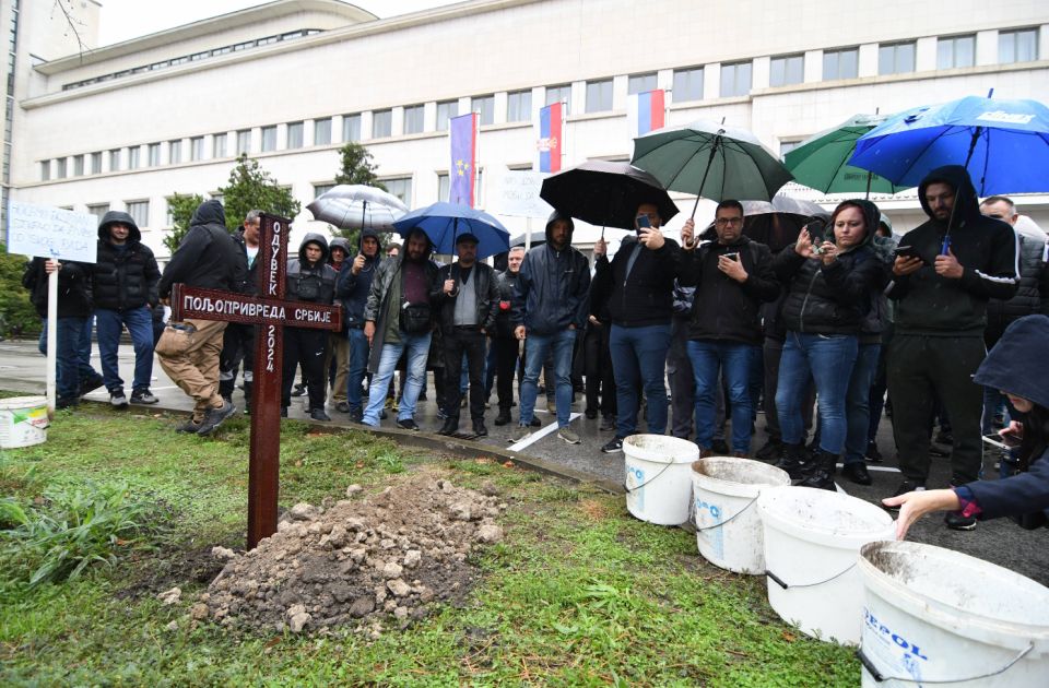 "Srpska poljoprivreda je sahranjena": Od žitnice Evrope stigli smo do pogreba