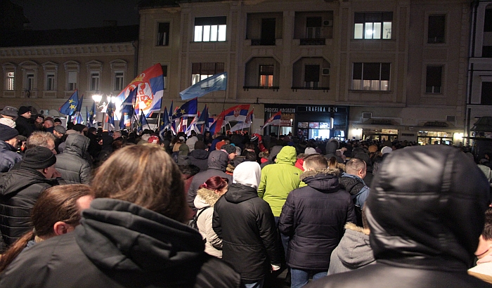 FOTO, VIDEO: Održan četvrti protest "Jedan od pet miliona" u Novom Sadu