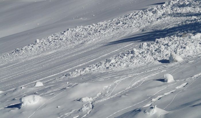 Snoubordere zatrpala lavina, jedan preminuo