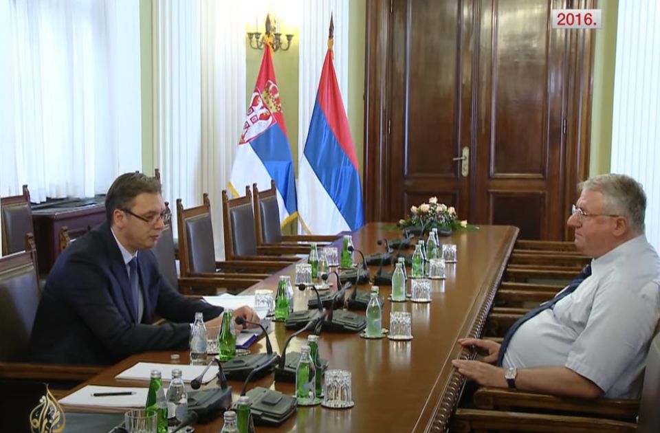 Vučić rekao da mladi ne znaju kako je bilo pre 2012: "On je kao mlad nosio gajbe piva Šešelju"