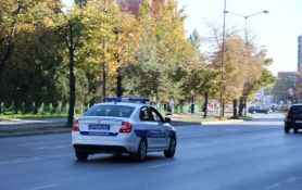 Ukrao cigarete u Futogu, bežao od policije do Beograda i usput probio rampu