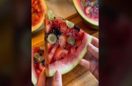 VIDEO: Letnji slatkiš od lubenice koji sjajno izgleda, a lako se pravi