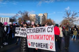 FOTO, VIDEO Novosadski studenti blokirali raskrsnicu kod Promenade - bar narednih sat i po