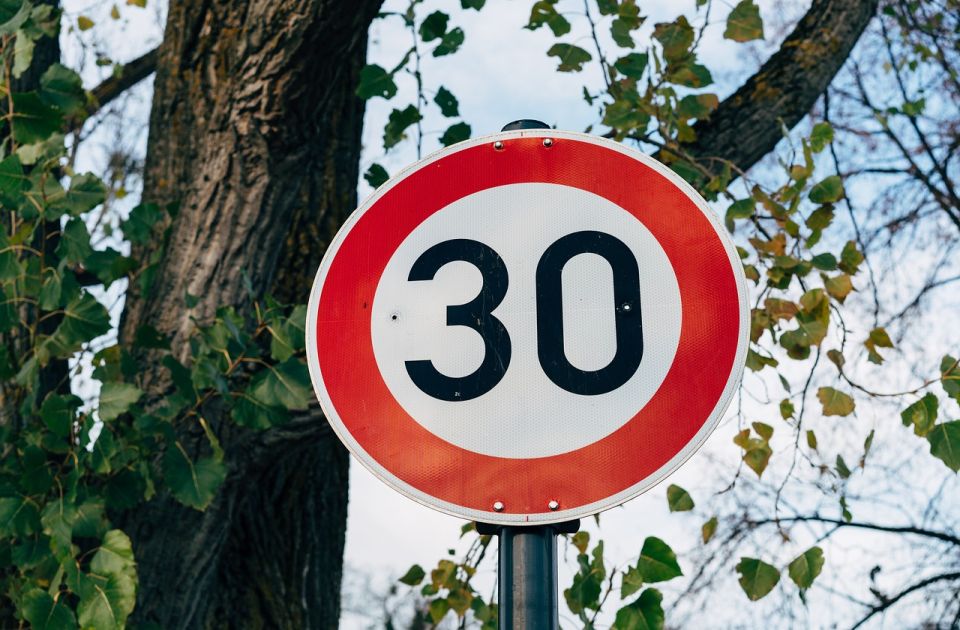 Traže da se u evropskim gradovima ograniči brzina na 30 km/h