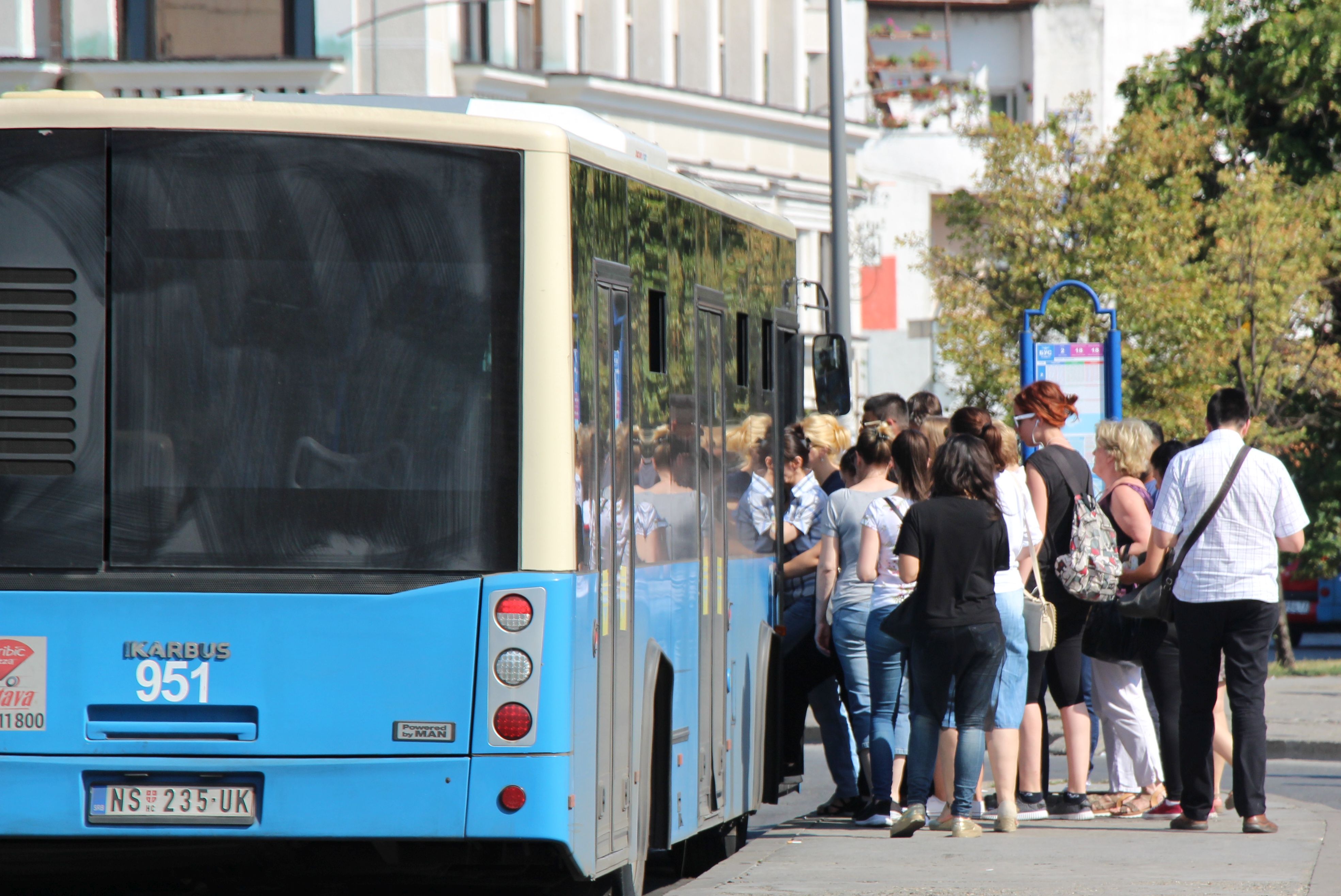 Izabrana firma koja će održavati info-displeje na autobuskim stanicama u Novom Sadu