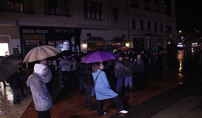 FOTO: Na protestu "U bojkot za Novi Sad" glavna tema "sakupljači sigurnih glasova"