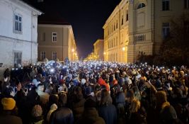 FOTO, VIDEO Studenti obeležili julijansku godinu kod Beogradske kapije: 15 minuta tišine za žrtve